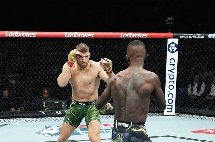 Hasil UFC 305 - Kuncian Du Plessis Hentikan Israel Adesanya, Vakum 11 Bulan Berakhir Pahit