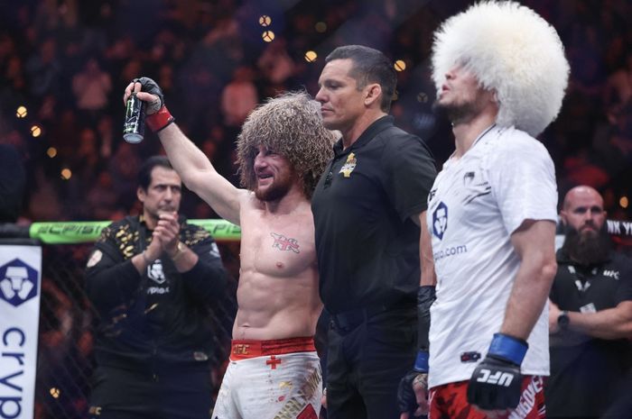 Tak Terlihat di UFC 311, Momen Kikuk Khabib Mau Ambil Sabuk Juara dari Bos UFC untuk Umar Nurmagomedov