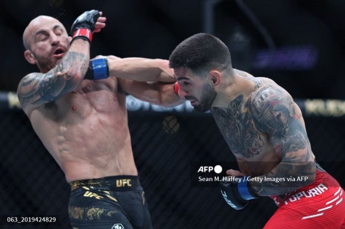 Islam Makhachev Tak Perlu Turun Tangan, Youssef Zalal Siap Bereskan Juara Kelas Bulu UFC Ilia Topuria