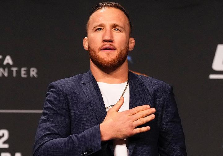 Justin Gaethje Kembali ke Jalur Kemenangan, Kalahkan Rafael Fiziev di UFC 313